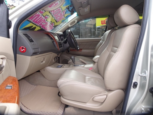 TOYOTA FORTUNER 3.0 V 2WD AT ปี 2010