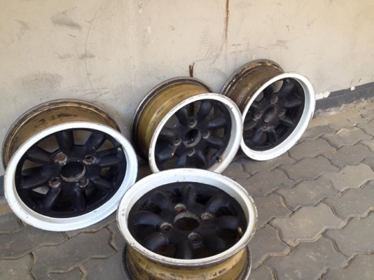 ล้อกล้วยขอบ 13 4/114 เอนไก ออฟ15 กว้าง5นิ้วครึ่ง ราคา3000฿ ติดต่อ 094-481-2229