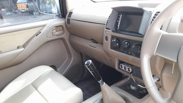 รถกระยะ4ประตู Nissan Navara  ปี10 เกียร์ธรรมดา มือเดียว. สภาพสวย บางเดิม ราคา 320,000 บ. จัดแนนซ์ได้ 350,000 บ.