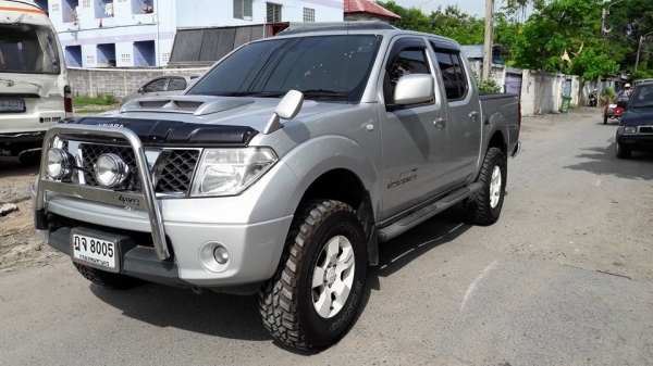 รถกระยะ4ประตู Nissan Navara  ปี10 เกียร์ธรรมดา มือเดียว. สภาพสวย บางเดิม ราคา 320,000 บ. จัดแนนซ์ได้ 350,000 บ.