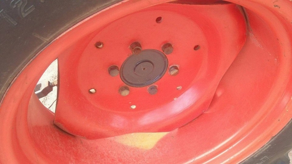 ขายรถไถ KUBOTA L3408 อุปกรณ์ ดันหน้า โรตารี่ สภาพพร้อมใช้งาน เอกสารพร้อมโอน สนใจโทร 090-8588220คุณนะ 093-3258446คุณบิว หรือเข้าดูสินค้าอื่นๆได้ที่ www.narong2truck.com หรือ www.truck.in.th/498 หรือเพจFacebook ณรงค์ ซื้อขายรถมือสอง (เว็บไซต์ส่วนตัว) หรือFa