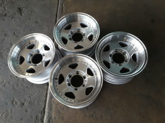 Max ลายแบรดเลย์ ขอบ 15*8 ET-15 สภาพสวยๆ 1ชุด