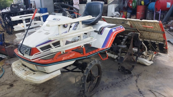 รถดำนานั่งขับ KUBOTA รุ่น S1-600R เก่าญี่ปุ่น  ดำนา 6 แถว สภาพสวย เครื่องยนต์ติดง่าย สภาพพร้อมใช้งาน