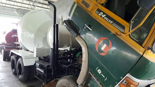 รถโม่หกคิว