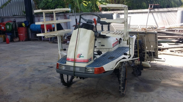 รถดำนานั่งขับ ISEKI  รุ่น PA600HD เก่าญี่ปุ่น  ดำนา 6 แถว สภาพสวย เครื่องยนต์ติดง่าย สภาพสวยพร้อมใช้งาน