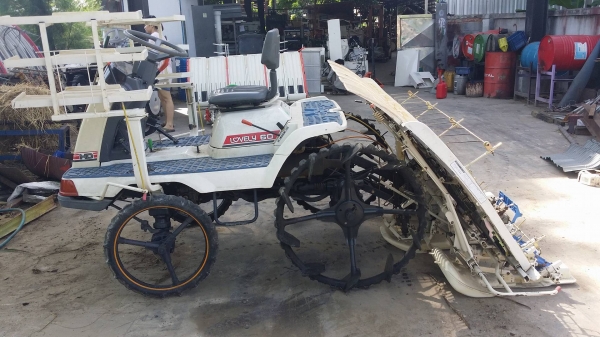 รถดำนานั่งขับ ISEKI  รุ่น PA600HD เก่าญี่ปุ่น  ดำนา 6 แถว สภาพสวย เครื่องยนต์ติดง่าย สภาพสวยพร้อมใช้งาน