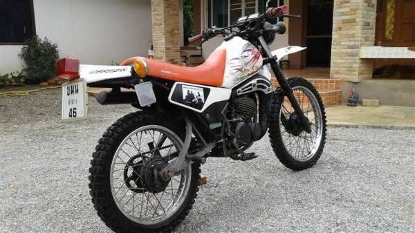 ขาย DT175 ตัวนอกทะเบียนโอนขนส่งภาษีขาดเครื่องดีคันสตาร์ทคันเกียร์ไม่มีเชื่อมตัวหายากน่าสะสม