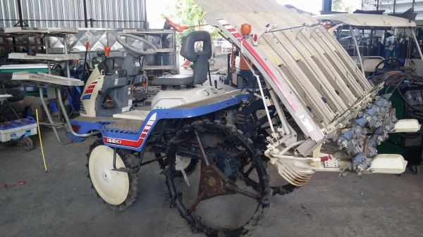 รถดำนานั่งขับ ISEKI  รุ่น PG5 เก่าญี่ปุ่น  ดำนา 5 แถว สภาพสวย เครื่องยนต์ติดง่าย สภาพสวยพร้อมใช้งาน