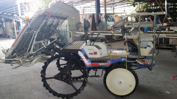 รถดำนานั่งขับ ISEKI  รุ่น PG5 เก่าญี่ปุ่น  ดำนา 5 แถว สภาพสวย เครื่องยนต์ติดง่าย สภาพสวยพร้อมใช้งาน