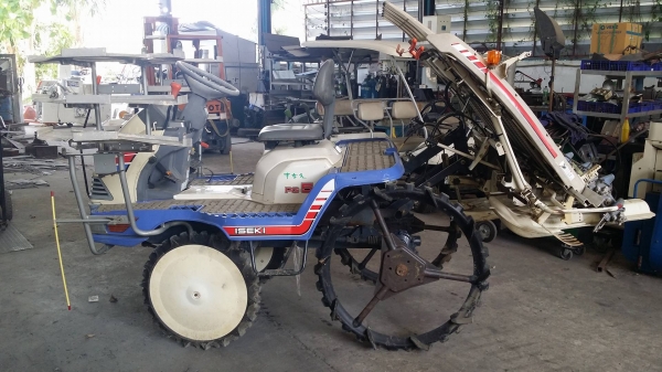 รถดำนานั่งขับ ISEKI  รุ่น PG5 เก่าญี่ปุ่น  ดำนา 5 แถว สภาพสวย เครื่องยนต์ติดง่าย สภาพสวยพร้อมใช้งาน
