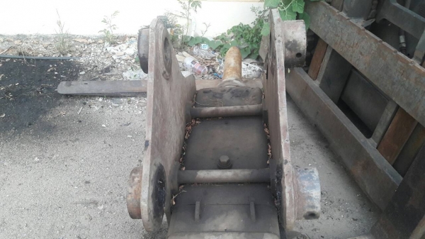 ขายตามสภาพ ราคาถูกครับ หัวเจาะ หัวกระแทก เบรคเกอร์ สำหรับรถขุดแบคโฮ ขนาดใหญ่ PC 200