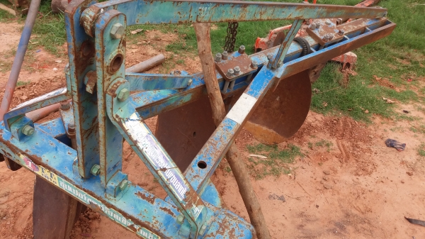 หางสี่กระทู้สามทีทีเฟริส หางสี่กระทู้สามทีทีเฟริส