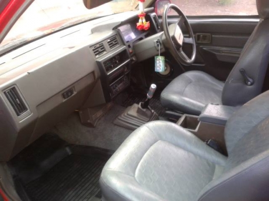 กระบะแค็ปเครื่องฝาแดง