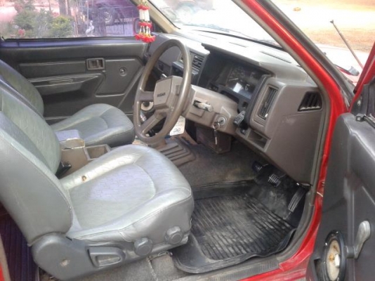 กระบะแค็ปเครื่องฝาแดง