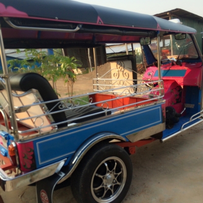 ขายตุ๊กๆ