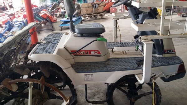 รถดำนานั่งขับ ISEKI  รุ่น PA500D-W เก่าญี่ปุ่น  ดำนา 5 แถว สภาพสวย เครื่องยนต์ติดง่าย