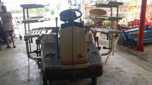 รถดำนานั่งขับ ISEKI  รุ่น PA500D-W เก่าญี่ปุ่น  ดำนา 5 แถว สภาพสวย เครื่องยนต์ติดง่าย