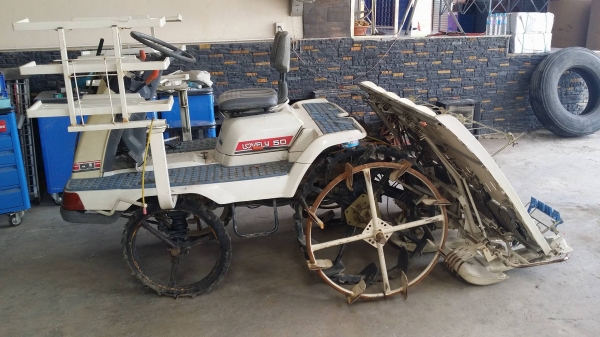 รถดำนานั่งขับ ISEKI  รุ่น PA500D-W เก่าญี่ปุ่น  ดำนา 5 แถว สภาพสวย เครื่องยนต์ติดง่าย