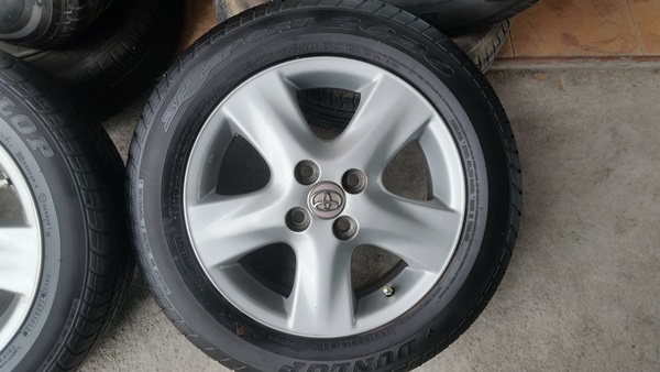 ขายล้อ TOYOTA VIOS 15 ยาง185/60/15  ปี 13 4 ล้อ