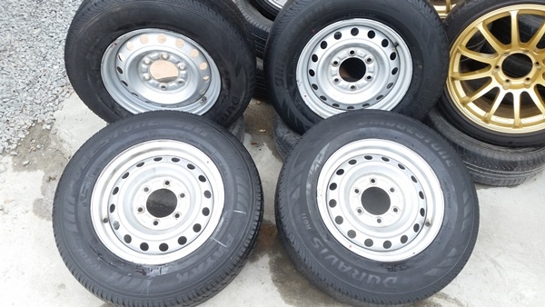 ขายล้อกะทะ15 6รู ยาง215/70/15  4 ล้อ4000