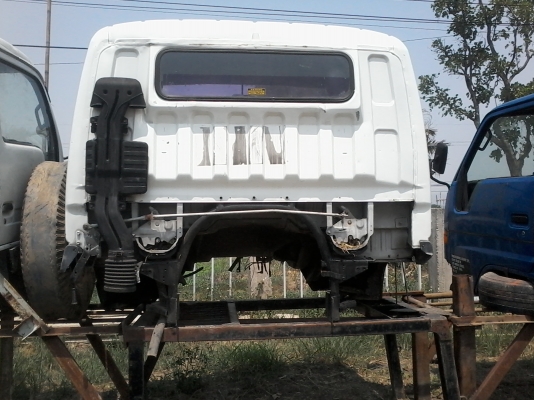 ขายหัวเก๋ง MITSUBISHI CANTER สำหรับรถ 6 ล้อขนาดกลาง ราคา 45,000 บาท