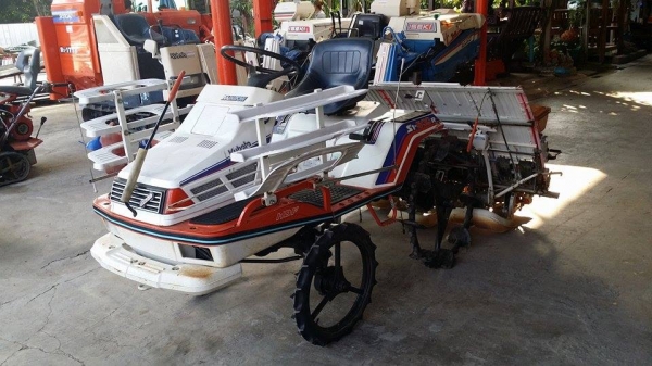 รถปลูกข้าวนั่งขับ KUBOTA รุ่น S1-500R เก่าญี่ปุ่น พร้อมกล่องหยอดปุ๋ยด้านท้าย ดำนา 5 แถว สภาพสวย