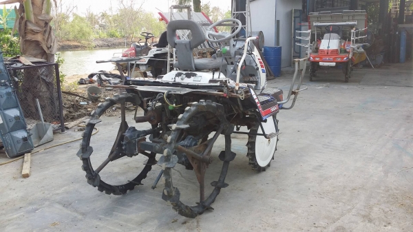 รถดำนานั่งขับ ISEKI  รุ่น PG5 เก่าญี่ปุ่น ไม่มีชุดหางดำ ขนาดกระทัดรัด สภาพดี เครื่องยนต์ติดง่าย สภาพพร้อมใช้งาน