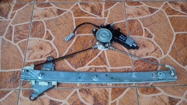 รางกระจกไฟฟ้าหน้า ข้างซ้าย TOYOTA CORONA ST190