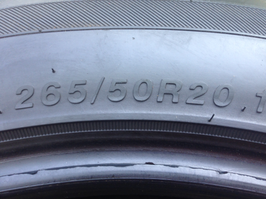 ยาง Tracmax 265 50 20 ปี12 ดอกเต็ม ไม่มีปะ ราคาไม่แพง