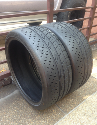 ยาง Syron 225 35 19 ปี12 ดอกเยอะ ไม่มีปะ ราคาไม่แพง