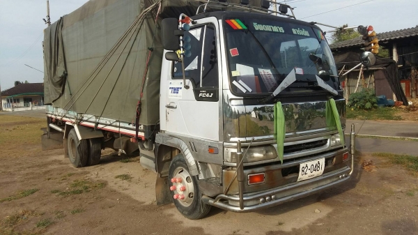 HINO FB 4J  ปี 43  รถห้างแท้   ใช้งานการจัดสวน   ราคา  500,000  บาท