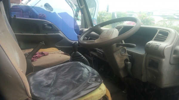 ขาย4ล้ออิซูสุNKR100 แรง เอกสารพร้อมโอน ทะเบียนป้ายเล็กไม่ติดเวลา