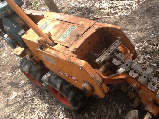 รถขุดร่อง เก่าญี่ปุ่น