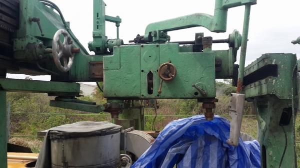 เครื่องกัด ลอกแบบตัวใหญ่ ตามภาพ ราคาไม่แพง 0814583376 เอกปทุม ครับ