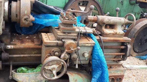 ขายครับขายเครื่องกลึง 5 ฟุต moscow สภาพ ปลดระวาง ตากแดดไว้ ขายตามสภาพ 40000 บาท 0814583376 เอก ปทุม