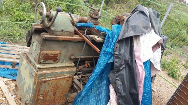 ขายครับขายเครื่องกลึง 5 ฟุต moscow สภาพ ปลดระวาง ตากแดดไว้ ขายตามสภาพ 40000 บาท 0814583376 เอก ปทุม