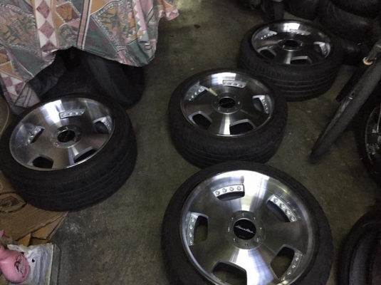 ล้อ W work EuroLine made in japan 18 นิ้ว สวยกริ๊ป ไร้รอย ไร้คราบ สวยมาก ฝาครบของแท้ ล้อ W work EuroLine made in japan 18 นิ้ว สวยกริ๊ป ไร้รอย ไร้คราบ สวยมาก ฝาครบของแท้