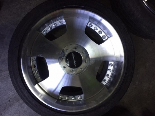 ล้อ W work EuroLine made in japan 18 นิ้ว สวยกริ๊ป ไร้รอย ไร้คราบ สวยมาก ฝาครบของแท้ ล้อ W work EuroLine made in japan 18 นิ้ว สวยกริ๊ป ไร้รอย ไร้คราบ สวยมาก ฝาครบของแท้