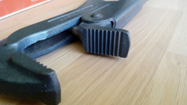 ขายคอม้าDOWIDAT Made in Germany. ขนาดปากจับ2"งานใหม่เก่าเก็บ