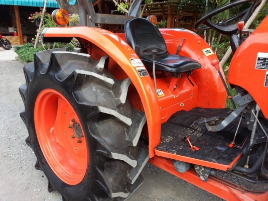 คูโบต้า L4708 4 WD พร้อมใบมีดตราช้าง 608 ชั่วโมง..สีเดิมๆจากโรงงาน