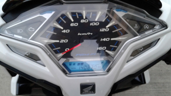 ขาย Honda New Click 125iรถ(รถ5เดือน)สีขาวดำ 39,000บาท ลดได้ครับ ขาย Honda New Click 125iรถ(รถ5เดือน)สีขาวดำ 39,000บาท ลดได้ครับ