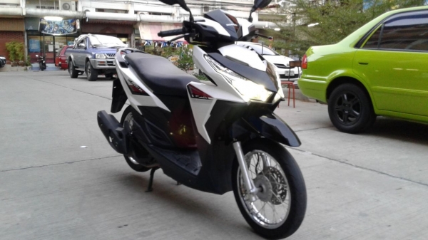 ขาย Honda New Click 125iรถ(รถ5เดือน)สีขาวดำ 39,000บาท ลดได้ครับ