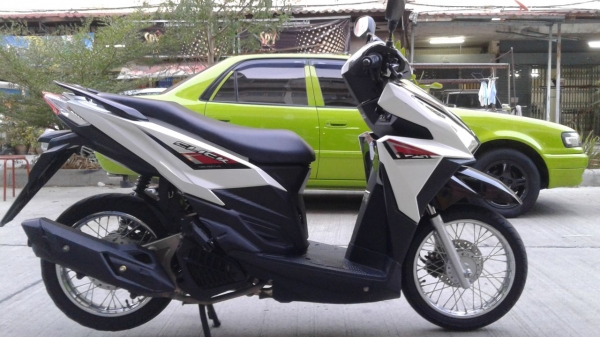 ขาย Honda New Click 125iรถ(รถ5เดือน)สีขาวดำ 39,000บาท ลดได้ครับ ขาย Honda New Click 125iรถ(รถ5เดือน)สีขาวดำ 39,000บาท ลดได้ครับ