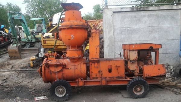 แจ้งลูกค้า tractor-backhoe ครับ เครื่องปั้มปูน คอนกรีต ยิงปูนคอนกรีต ปูนฉาบ เครื่องสเปย์ ฉีดพ่นยางมะตอย พ่วงลาก มาแล้วนะครับ