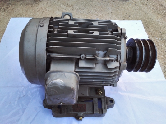 มอเตอร์ Hitachi 5 HP 200 V  3 เฟส