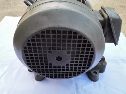 มอเตอร์ Hitachi 5 HP 200 V  3 เฟส