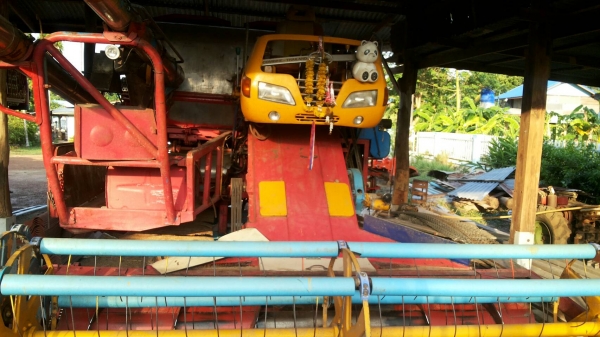 ขายรถเกี่ยวรุ่น KM54 สภาพดีพร้อมใช้งาน..ต่อลองราคาได้