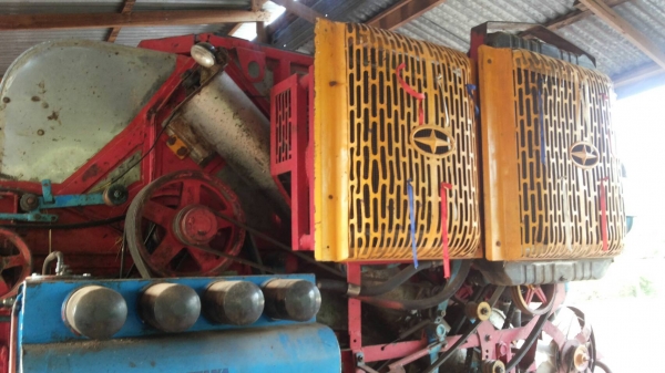 ขายรถเกี่ยวรุ่น KM54 สภาพดีพร้อมใช้งาน..ต่อลองราคาได้