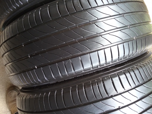 MICHELIN รุ่น PRIMACY 3 ST. 205 55R16 ปี2015 สภาพสวยมากๆ ดอกเต็มๆคุ้มสุดๆใช้นานไม่แพง