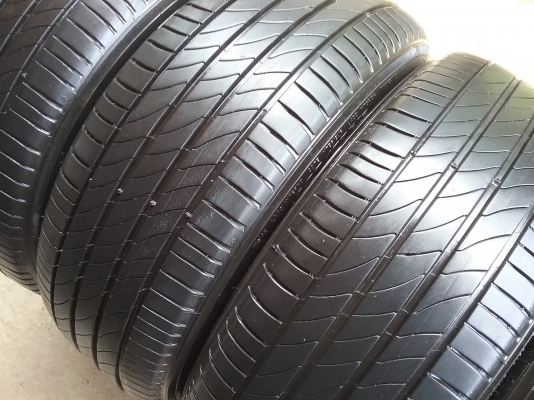 MICHELIN รุ่น PRIMACY 3 ST. 205 55R16 ปี2015 สภาพสวยมากๆ ดอกเต็มๆคุ้มสุดๆใช้นานไม่แพง